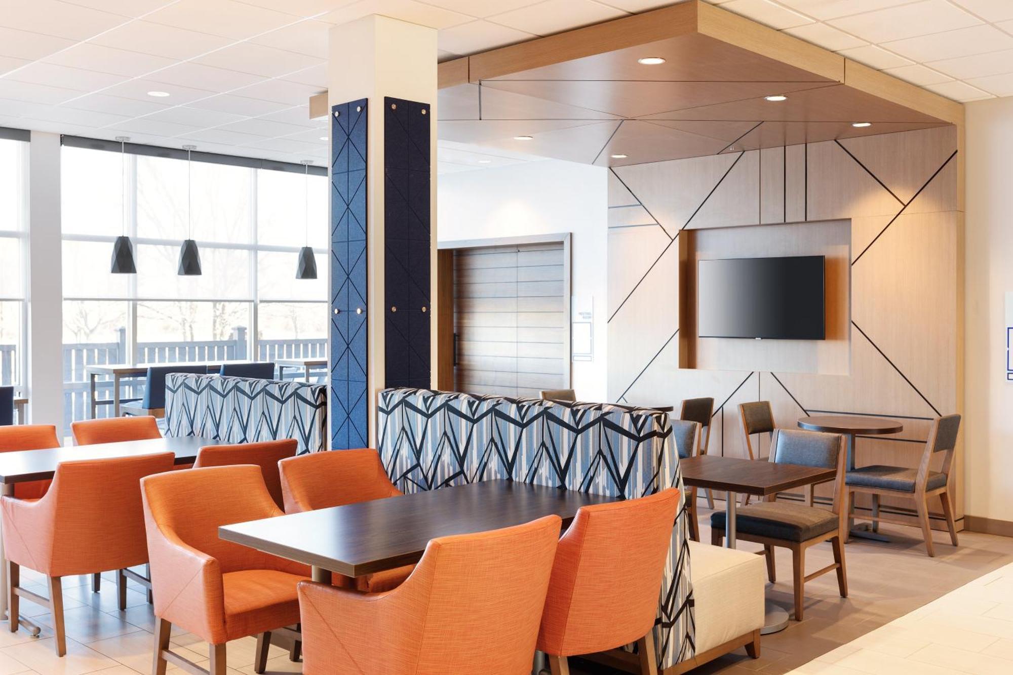 Holiday Inn Express & Suites Leesburg - Historic District By Ihg Exterior photo